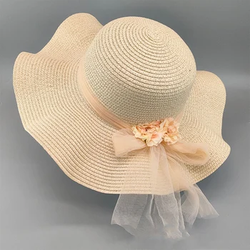 Vasaras sieviešu mazu, svaigu liels malām viļņotas melnbaltās satīna saules cepuri, apaļa, augšdaļā, sauļošanās, marli lentes salmu cepure